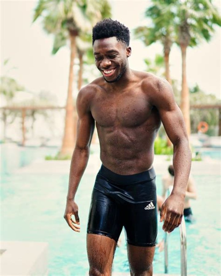 Paul Pogba Body Measurements Height Weight Shoe Size Fact Family Bio